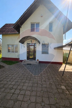 Casă / Vilă 5 camere, curte amenajată, mutare imediata