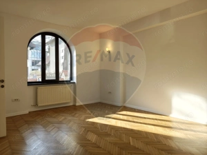 Apartament în vilă din perioada interbelică proaspăt renovat - imagine 13