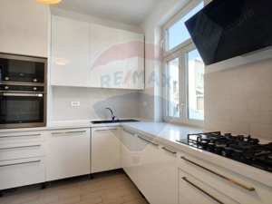 Apartament în vilă din perioada interbelică proaspăt renovat - imagine 12