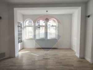 Apartament în vilă din perioada interbelică proaspăt renovat - imagine 2