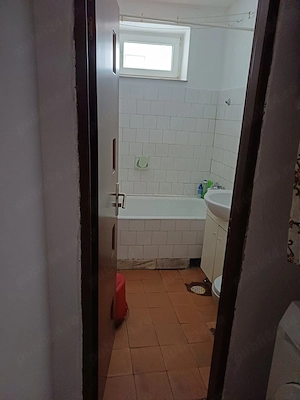 Vând apartament în zonă foarte bună - imagine 5