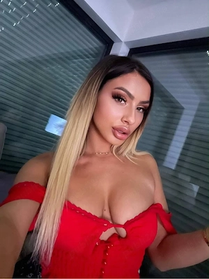  Trans sexy, plină de pasiune și energie