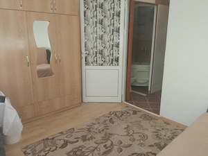 Inchiriez garsoniera, proprietar