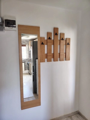 Cuier de hol din doua corpuri .Urgent