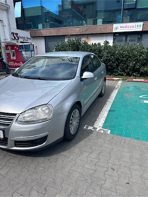 Volkswagen Jetta 2008 1.6 Benzină  - imagine 3