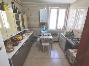 Apartament 4 camere, etaj 3, zona Carrefour Precista - imagine 3