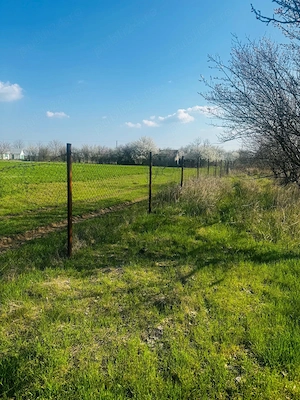 Livada Teren intravilanVând teren de 1000 mp, situat într-un sat liniștit, ideal pentru construcție  - imagine 2