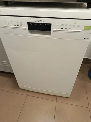 Vând mașina de spălat vase 