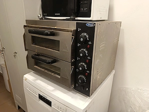 Vând cuptor pizza cu samota 