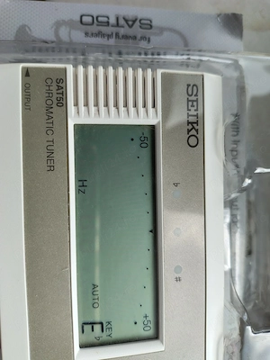   Seiko Chromatic Guitar & Bass electronic TUNER SAT50 SAT50KE