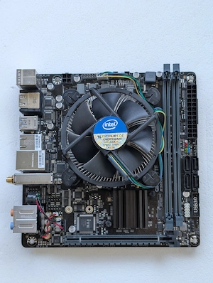 Kit Placa de baza GIGABYTE B360N WIFI + procesor i7 8700