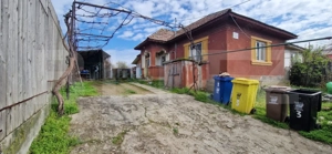 ROMANESTI, casa modesta, 651 mp teren, zona foarte buna