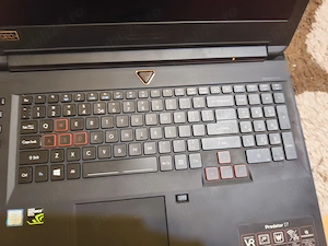 Vand laptop Acer  Predator G5-793 defect - imagine 3