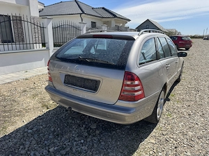 Dezmembrez Mercedes C-class 2006 2.2 cdi - imagine 2