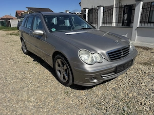 Dezmembrez Mercedes C-class 2006 2.2 cdi