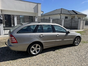 Dezmembrez Mercedes C-class 2006 2.2 cdi - imagine 4