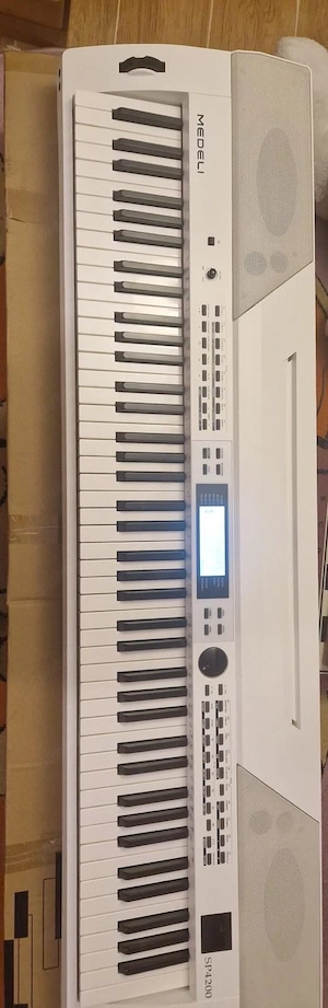 Medeli SP4200WH Pian digital 88 clape grele, alb