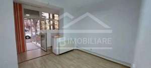 Spatiu comercial, 40 mp, Zona Poli 2