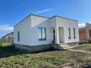 Casa individuala - 4 camere  - 2 bai -  80 mp utili-teren 307 mp