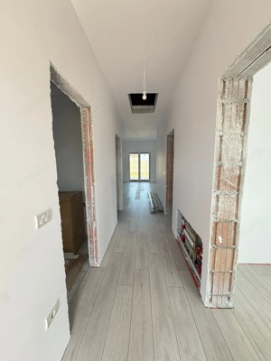 Casa pe parter - 3 camere / Drum Asfaltat - 67mp/utili - 125.000 E - imagine 10