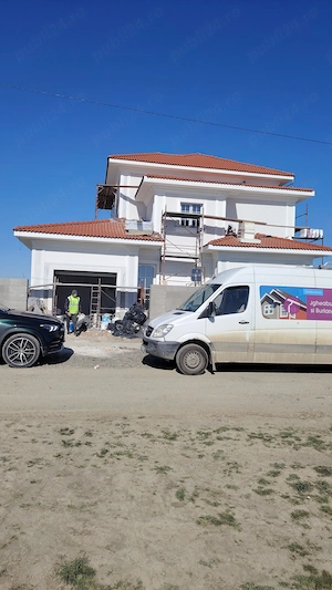 Angajam montatori acoperis si accesorii