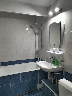 Închiriez apartament, 3 camere, etaj 1, zona Robea. - imagine 7