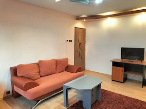 Închiriez apartament, 3 camere, etaj 1, zona Robea. - imagine 2