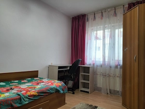 Închiriez apartament, 3 camere, etaj 1, zona Robea. - imagine 4