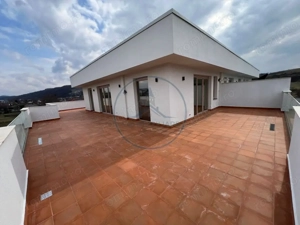 Penthouse de lux | 83 mp utili + terasă 117 mp | Etaj 3 cu lift | Zonă premium - imagine 13