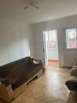 Apartament cu 2 camere decomandat, zona Tractorul
