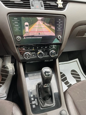  Skoda Octavia 2.0 TDI 4X4 DSG Laurin & Klement Euro 6 DSG 7+1 - imagine 9