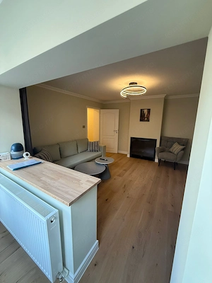 Apartament cu 2 camere DEOSEBIT, et 1 , CENTRALA, la cateva minute de  CENTRU  - imagine 8