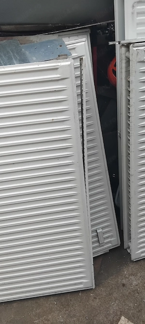 De vânzare calorifere otel în bună stare de funcționare 