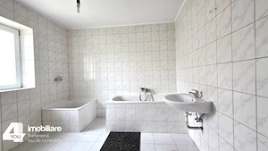 Casă în Loc. Livada cu teren 1737mp fs 20ml - imagine 3