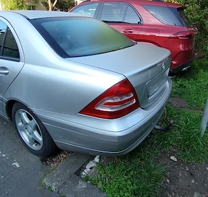 Mercedes-Benz C180 Kompressor   1.8 Benzina  - imagine 9