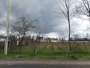 Vând teren intravilan 