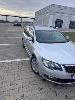 Skoda Superb - imagine 5