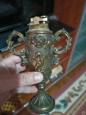 Brichetă vintage de masă   model decorativ, stil antic