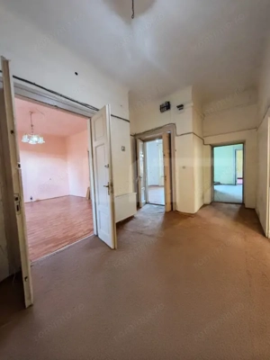 Cladire istorica, 175mp-5 camere, etaj 1,  1538Euro/ mp ,  zona Sinaia - imagine 2