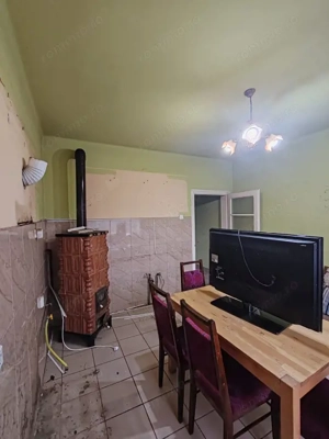 Casă spațioasă cu teren generos, aproape de centrul orașului Târgu Lăpuș  - imagine 8