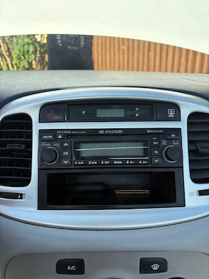 Autoturism Hiunday Accent - imagine 3