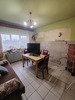 Casă spațioasă cu teren generos, aproape de centrul orașului Târgu Lăpuș  - imagine 7