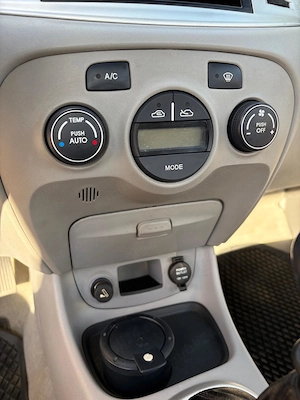 Autoturism Hiunday Accent - imagine 5