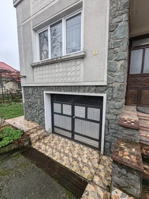 Casă spațioasă cu teren generos, aproape de centrul orașului Târgu Lăpuș  - imagine 2