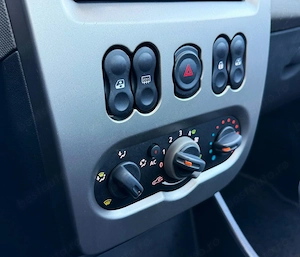 Dacia Sandero 1.2 16V - imagine 9