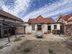 Casa cu dublu front in Cantemir – oportunitate excelenta pentru renovare si investitie - imagine 4