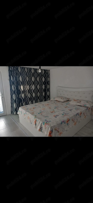 vând casă bătrânească