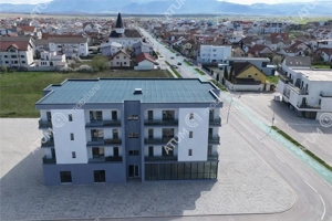 Apartament la cheie cu 3 camere si balcon zona Pictor Brana Selimbar - imagine 3