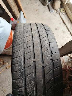 anvelope  235/55R18 