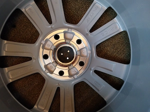 4 jante aliaj noi, 17x7.5, ET=52.5, alezaj=63.4, DP=5x108 - imagine 6